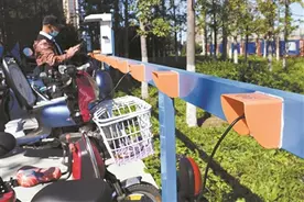 电动车充电桩不够怎么“破”图片