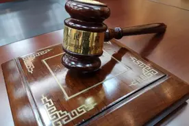 离婚时父亲赠房给女儿又反悔，能撤销吗？法院判了图片