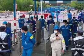 上海崇明：长兴岛大型制造企业开展复工复产压力测试视频封面