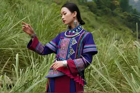 引网友围观！广西90后妹子穿上民族服饰，拍出系列时尚大片图片