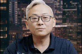 26℃•温暖在您身边｜河水中漂来一个孩子，52岁大叔头撞到船底还极限施救图片