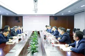 一把手访企拓岗、教师到企业挂职，外交学院为学生就业实习辟新路图片