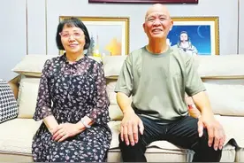 时隔5年再飞天，陈冬父母目送儿子太空“出差”并提出要求 他检查孩子，我们也要检查他作业图片