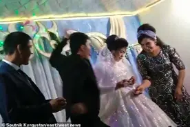 乌兹别克斯坦婚礼上，新娘因赢了比赛，遭新郎殴打图片