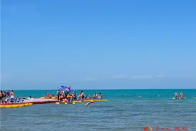 初秋青海湖 水天一色入画来图片