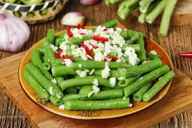 别以为蔬菜不焯水仅仅是“懒”，牵扯到家人健康，这4类蔬菜吃前要焯水，收藏图片