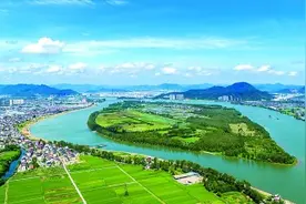 富春山水，青碧长卷今依然图片