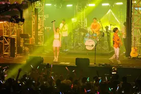 告五人《新乐园》演唱会 首度在星空摩天轮下开唱图片