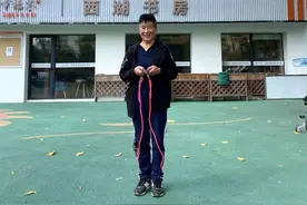 杭州81岁奶奶连续跳绳1000个冲上热搜，这么棒除了坚持，还有老伴爱情加持图片