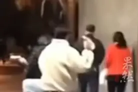 警方通报“朝路人泼不明液体”：为寻找刺激，两人被刑拘并处罚款图片