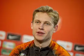 弗兰基-德容：厄瓜多尔后腰对我进行盯防，他们整体表现更好图片