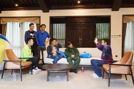 《大湾仔的夜2》杭州篇上线，陈小春张智霖分组对抗比拼业绩图片