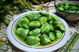 “腊八蒜”为什么会变绿？吃腊八蒜有这么多好处，你知道吗？图片