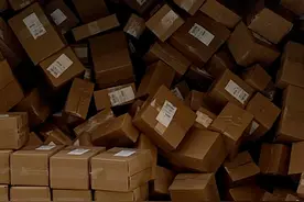 连云港赣榆：物流快递分拣忙，海鲜发货“极速到”图片