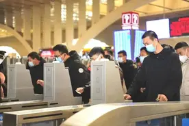 今日起全国铁路按年龄实行儿童优惠票！持证导盲犬可进站乘车图片