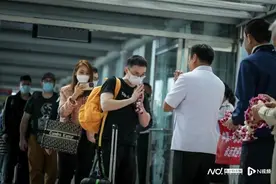 泰国副总理迎接首批中国旅客，柬埔寨计划新增广州金边航线图片