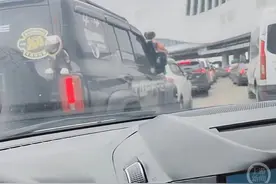 自驾海南车主湛江徐闻港遭遇大堵车：1公里走了一个半小时图片