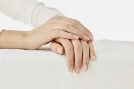 快自查！你的指甲是这样的吗？图片