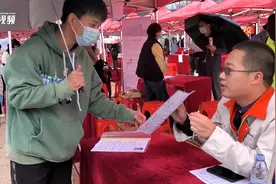 视频｜1.28万个岗位，初步达成意向1477人！2023年“南粤春暖”惠州市首场大型招聘会举行图片