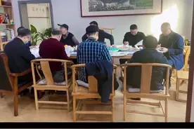 9科老师一同家访查作业 网友：顶级压迫感图片