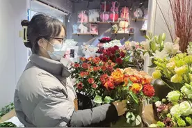 情人节将至玫瑰花价格上涨图片