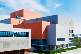 上戏恢复线下艺考，表演系考生高考成绩须达一本线70%，明年须达100%图片