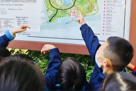 背上小书包，这所幼儿园与春天来了一场“约会”图片