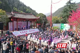 邵阳城步：“十里桃花”惹人醉 四海游人共赏花图片