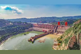 行于山水之间 胸怀黄河安澜图片