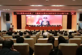 学雷锋永远在路上！“全国劳模”走进宋庄，让“雷锋精神”传遍千家万户！图片