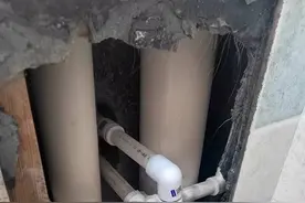 钱女士懵了：卫生间打胶补漏，16500元！图片