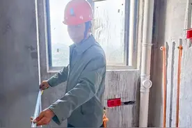 “包工头”刘启富：爱伴乡邻打工路图片