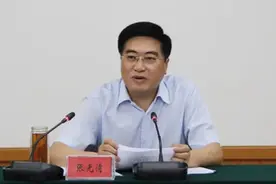 曾被党内警告的他，主动投案后被开除党籍图片