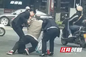 衡阳县：暖心救助摔倒老人 “扶起”社会正能量图片