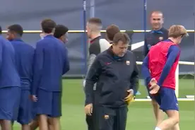 德容迎来26岁生日，巴萨晒球队训练场为其庆生视频图片