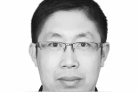 痛心！48岁交警被冲卡越野车拖行700余米后因公牺牲图片