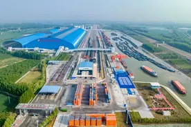 榜样力量丨陈哲：逐梦百亿征程，青春播撒梁山港图片