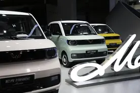 五菱宏光MINIEV限时降价，全系2.98万元起，重回2万元时代图片