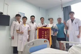 老伴每天两包烟，婆婆查出肺癌图片