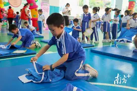 动手实践！看深圳一年级小学生生活技能大比拼图片