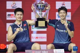 羽毛球——泰国公开赛：梁伟铿/王昶男双夺冠图片