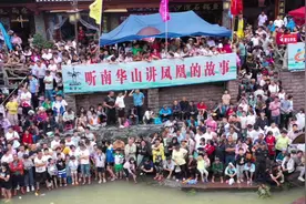 凤凰古城：沱江上演抢鸭子“大战” 端午龙舟赛圆满落幕图片