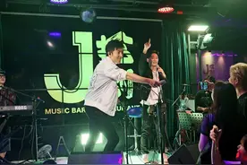 年轻人热衷打卡“音乐现场”，音乐成带动城市文旅消费新密码图片