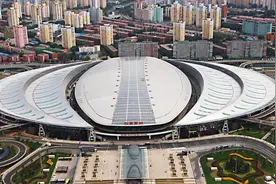 北京南站设网约车空调等候区，对京沪高铁设快速进站厅，地铁延时运营图片