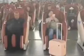 岳阳高铁站候车室全是收费按摩椅？官方回应：按摩椅只占全部座位13.5%，未来将进一步调整布局图片