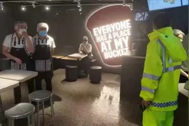 32名游客岱顶过雨夜 泰山景区启动应急预案强化巡查确保安全图片