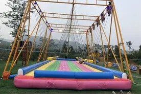 湖南17岁女孩乘坐网红大秋千摔成九级伤残，谁担责？法院判了！图片