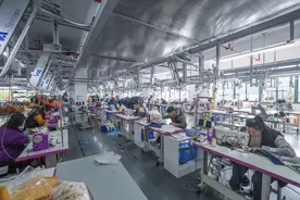 浙江湖州：“童装之都”企业忙生产图片