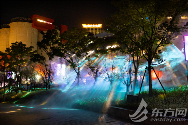 上海国际光影节 | 外滩瀑布升级回归、七宝古镇光影水舞……收藏全城打卡攻略，家门口也能出大片