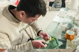 陶瓷遇上二次元：我在景德镇做“谷子”图片